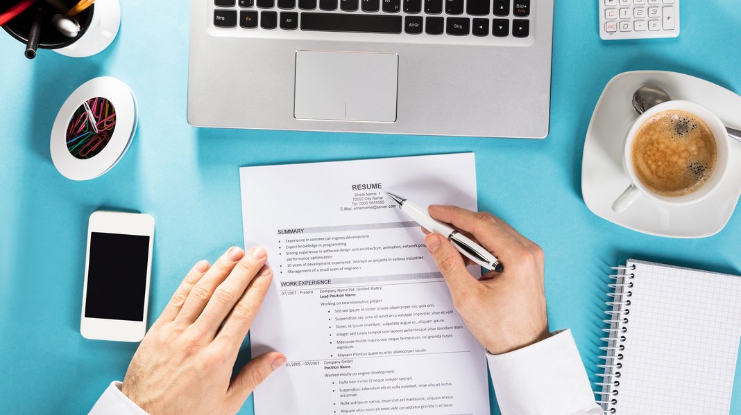 3 Clues For Assembling A Resume That Forces In Response From Your Employer